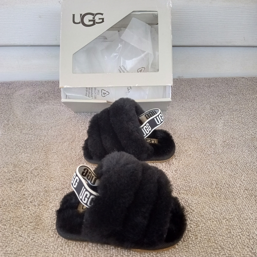 UGG Fluff Yeah slides
